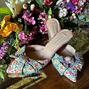 ANTONIO MELANI Red and Green Mules Vibrant Floral Design